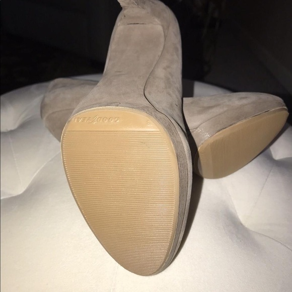 Designer Brian Atwood Fredrique Suede Pumps Heels - Picture 4 of 10